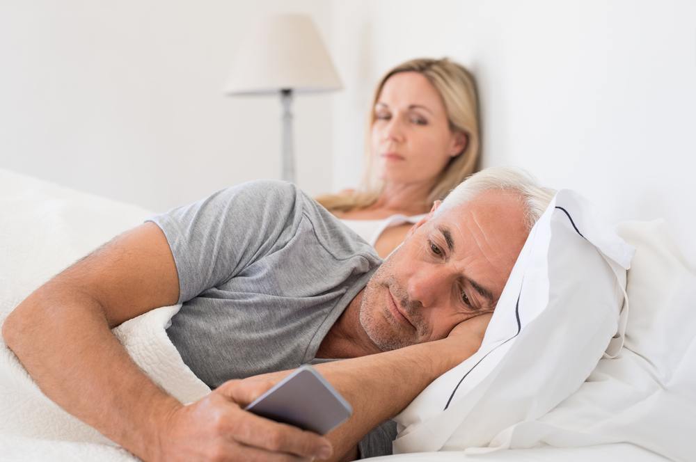 signs your husband doesn't love you