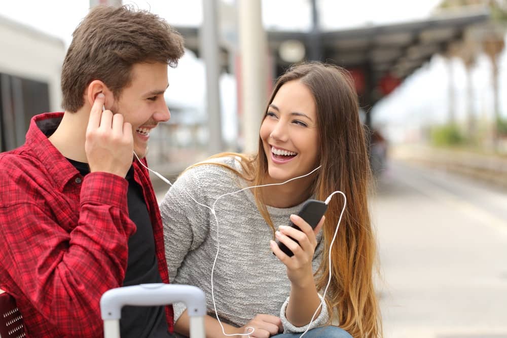 girl listening to a guy