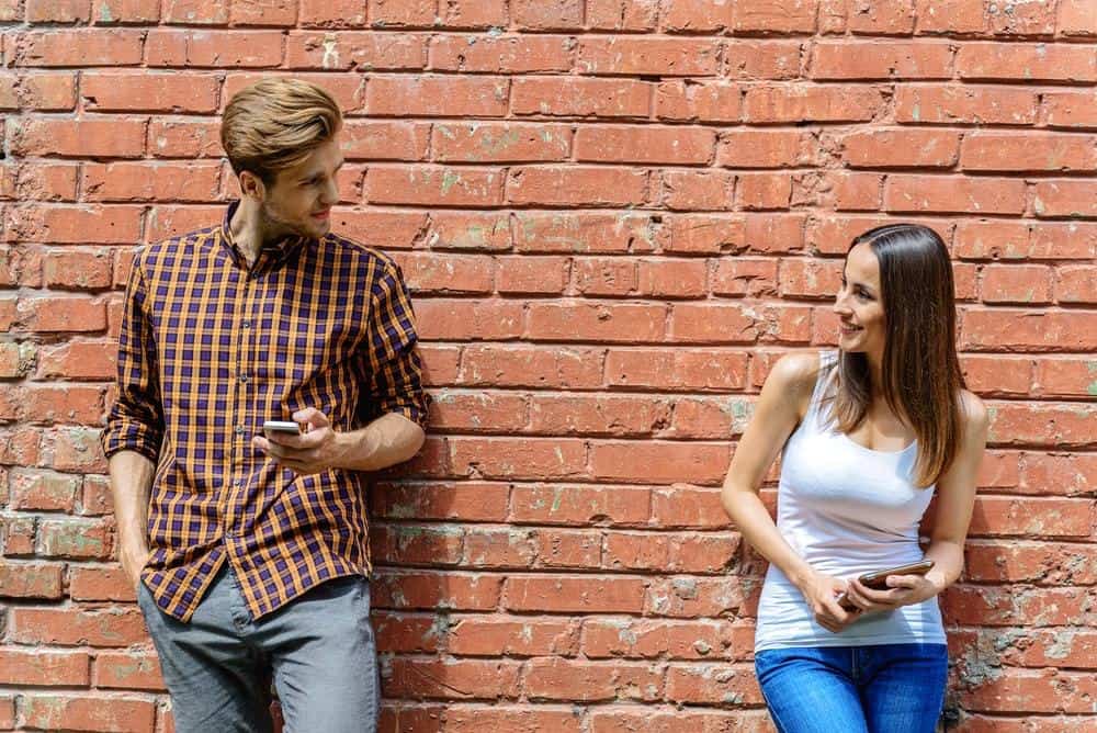 guy flirting with a girl