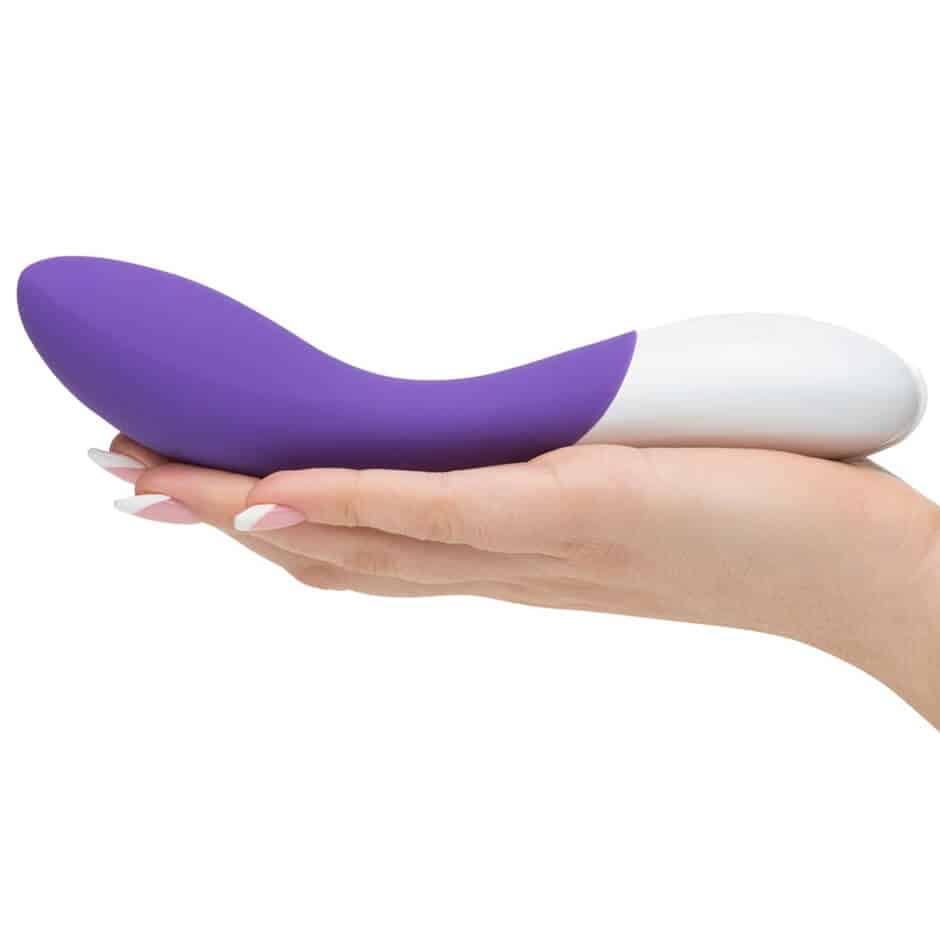 hand holding lelo mona 2