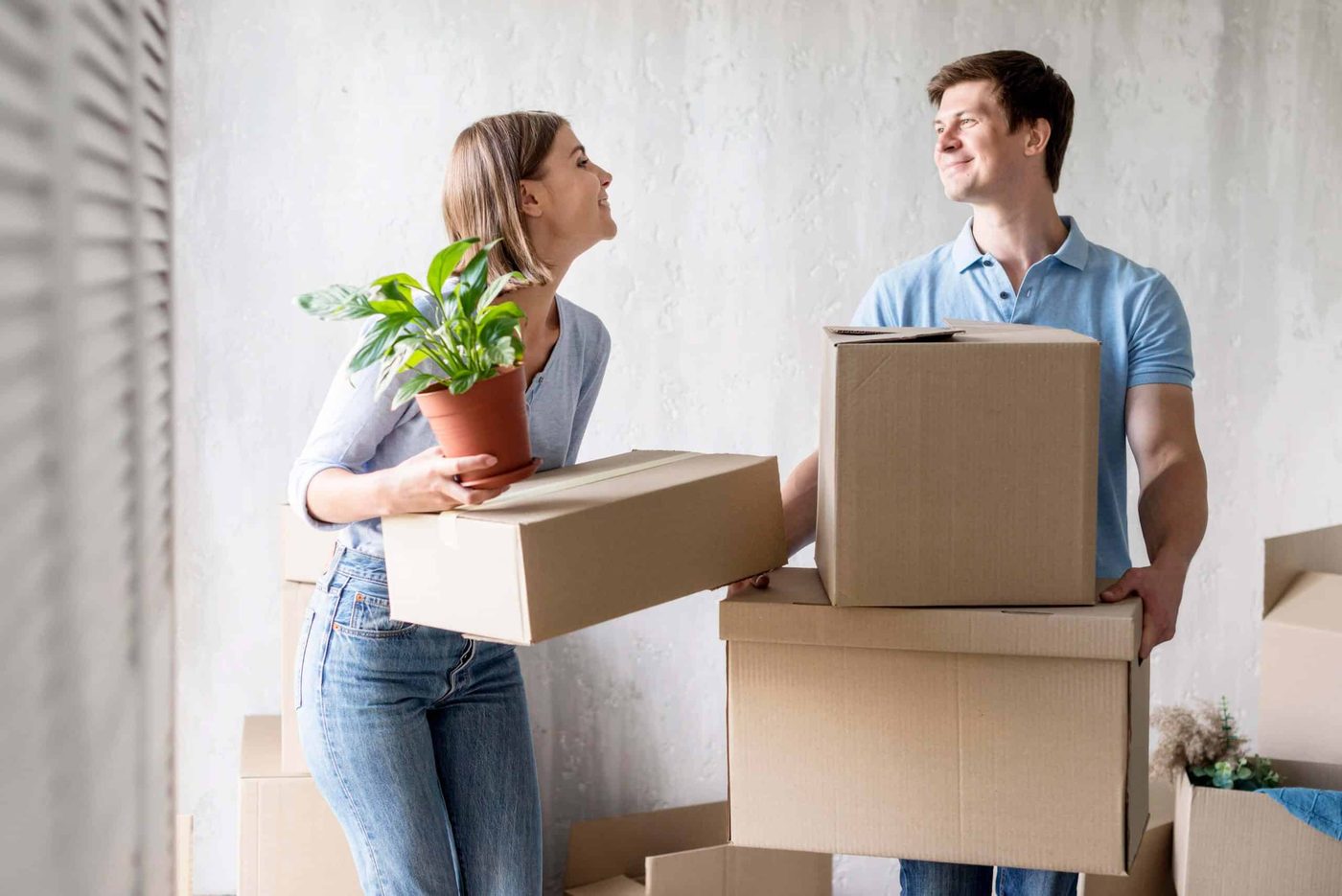 couple move in to house